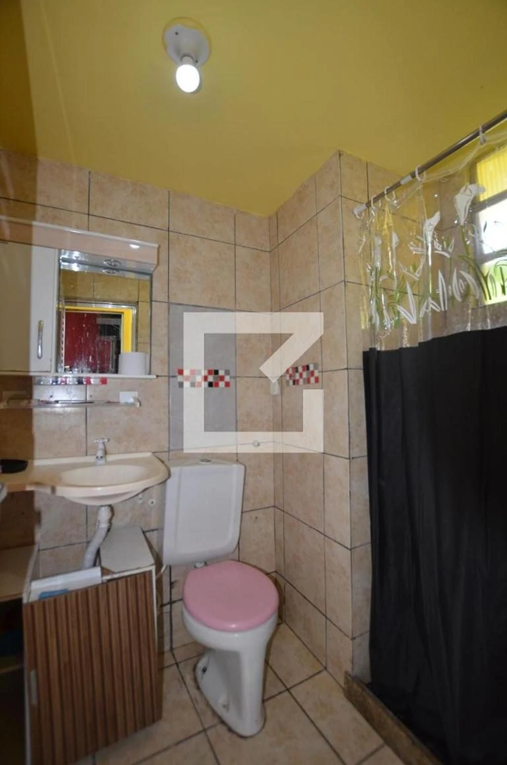 Furnished 2-bedroom apartment with 1 bathroom — photo 28