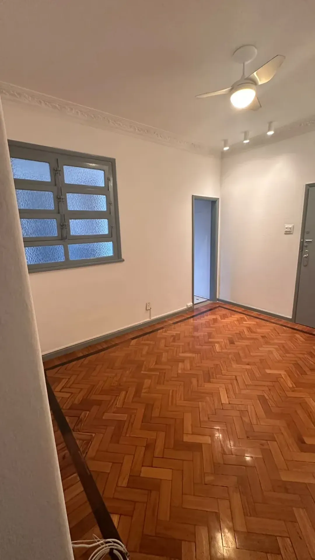 Departamento de 1 dormitorio con piso de madera o laminado — photo 16