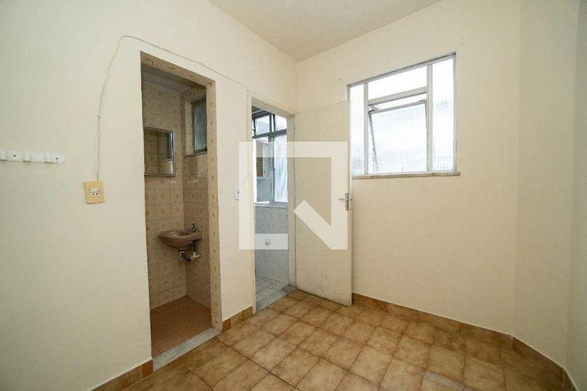 90 m² apartment with a park view and a bathtub — photo 47