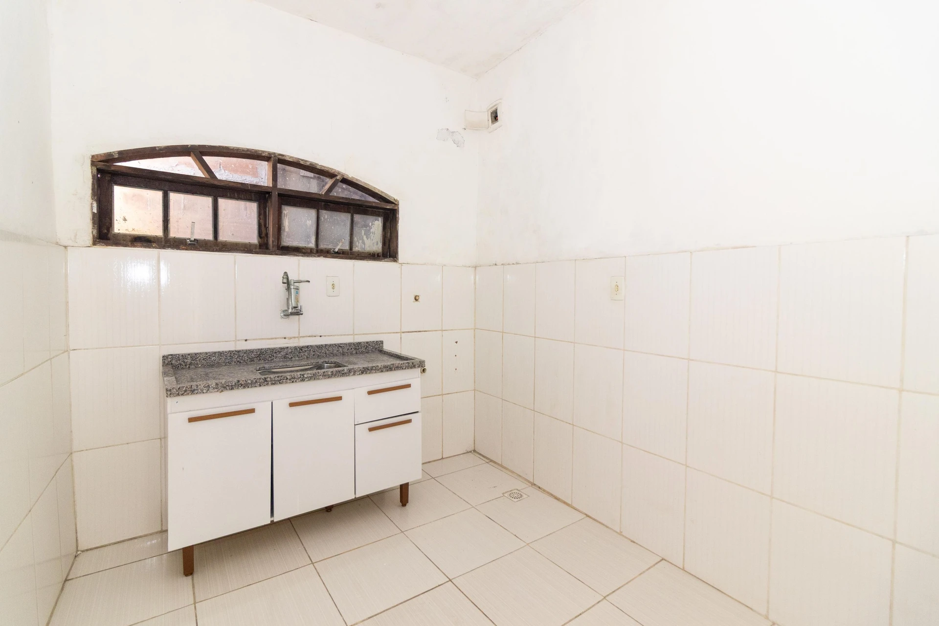 Casa sin amueblar con 2 dormitorios y balcón — photo 2