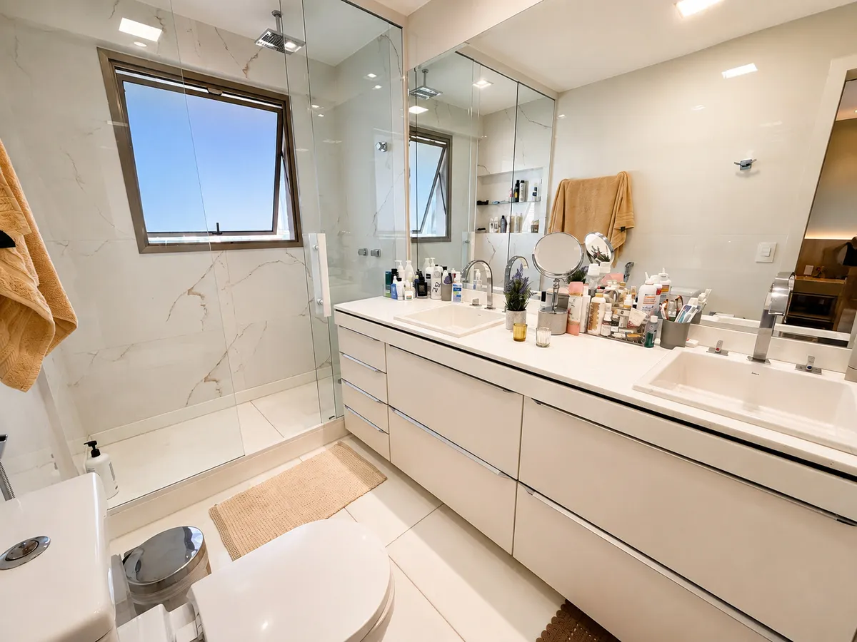 4-bedroom apartment with 4 en-suite bathrooms, 233 m² — photo 6