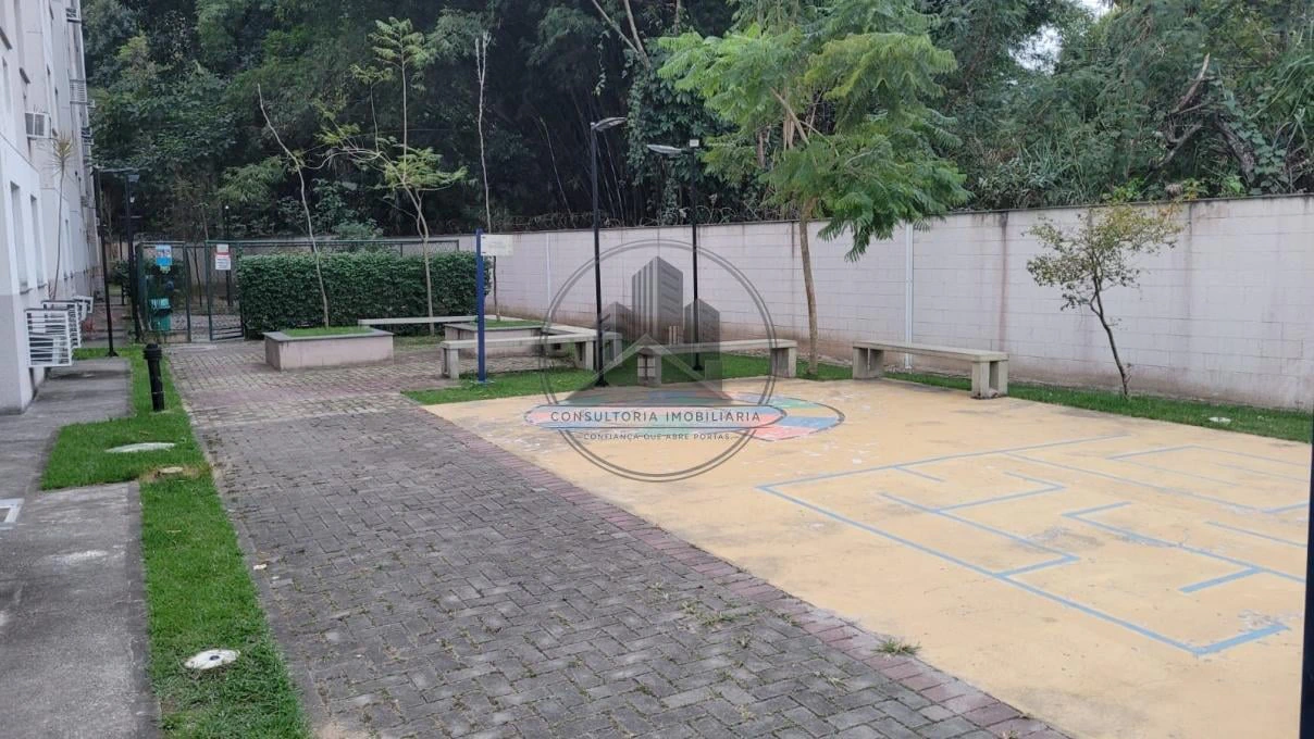 Apartamento de 1 quarto com piso de madeira ou laminado — photo 15
