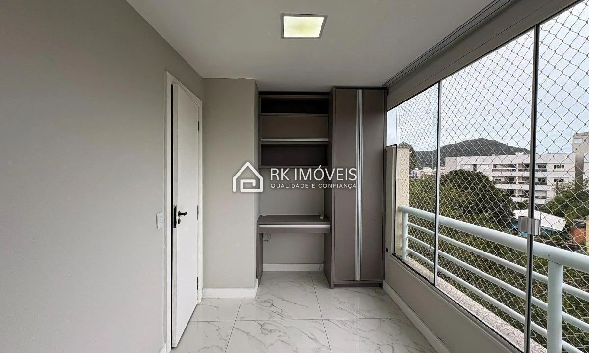 3-bedroom apartment with an open-plan kitchen and en suite — photo 21
