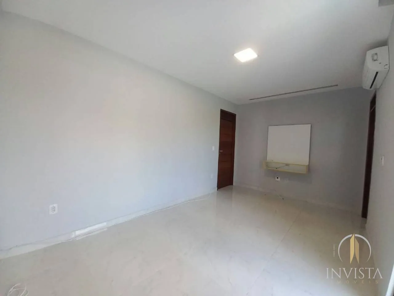 Furnished house, 481 m², with floor-to-ceiling windows — photo 19
