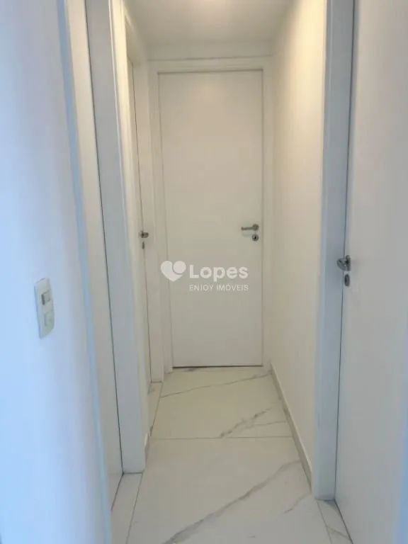 Unfurnished apartment with 3 bedrooms and 1 bathroom — photo 21