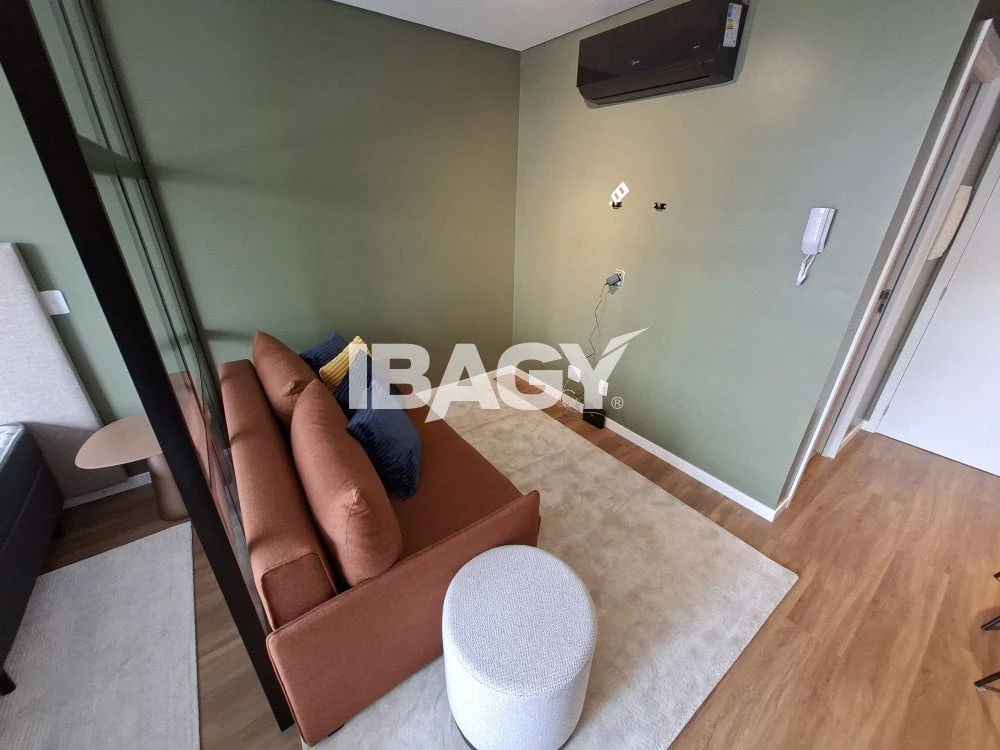 30 m² apartment with 1 bedroom and tall windows — photo 33