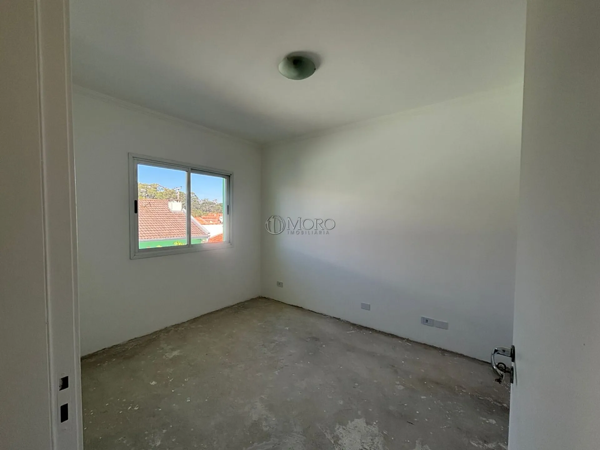 Townhouse with a closed kitchen and 3 bedrooms — photo 18
