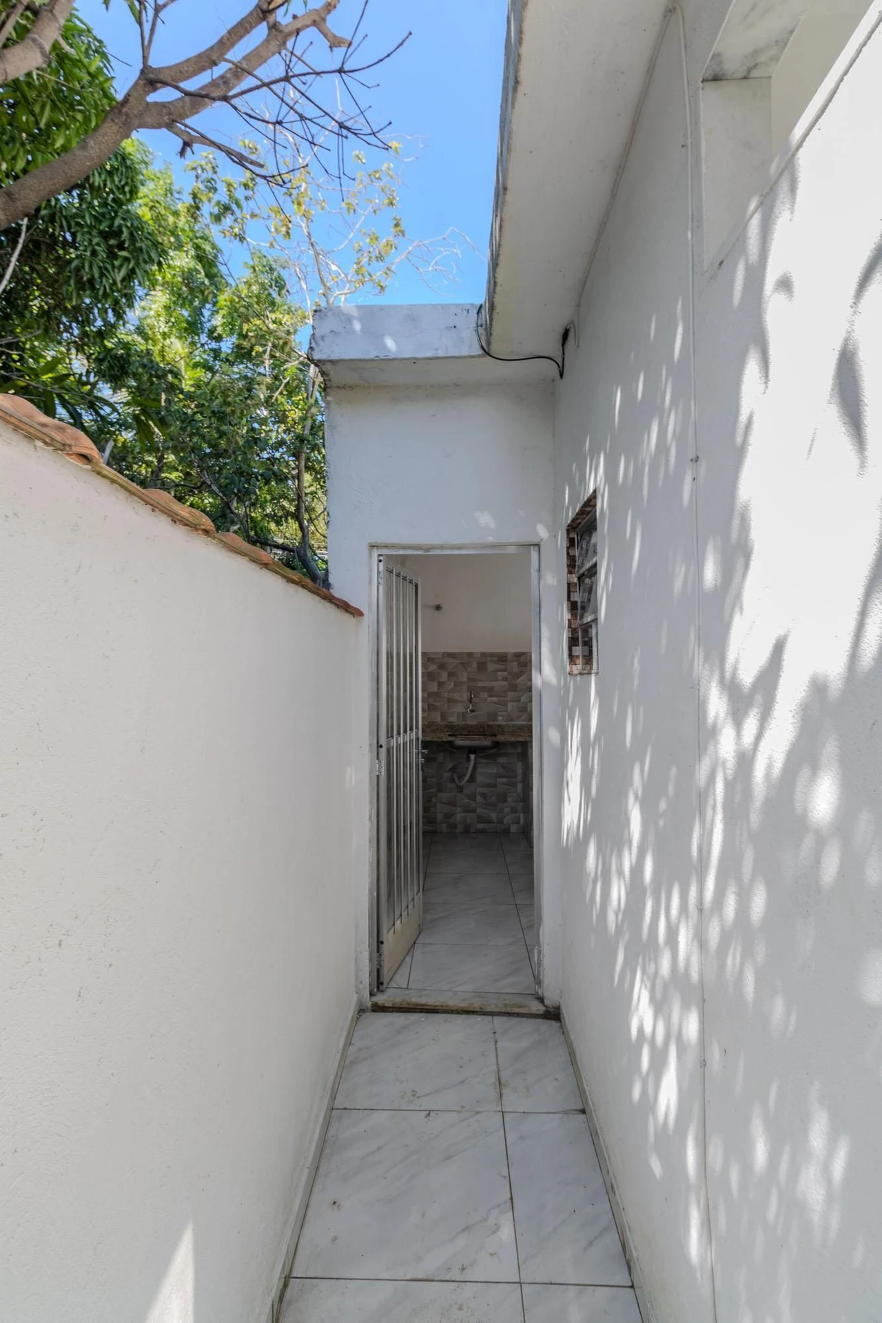 Будинок без меблів з 1 спальнею та кухнею open-plan — photo 13