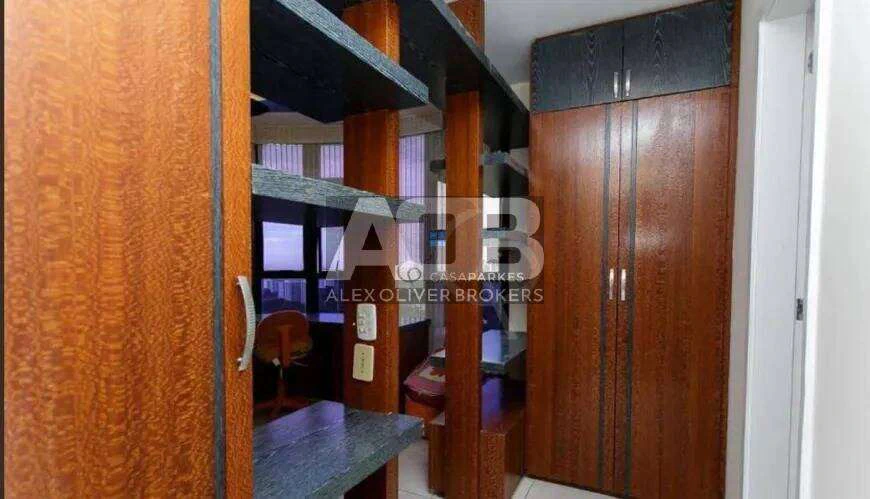 200 m² apartment with 3 en-suite bedrooms and 5 baths — photo 26