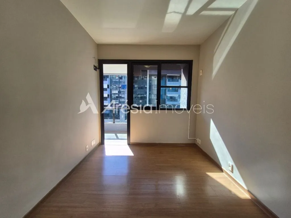 Apartment, 123 m², with wood or laminate floors — photo 25