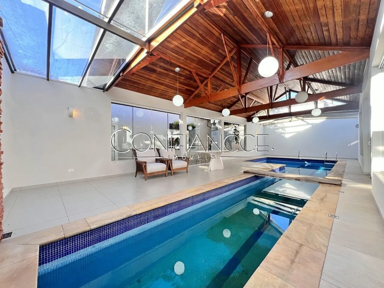 Casa em condomínio com 4 quartos e 6 banheiros — photo 3