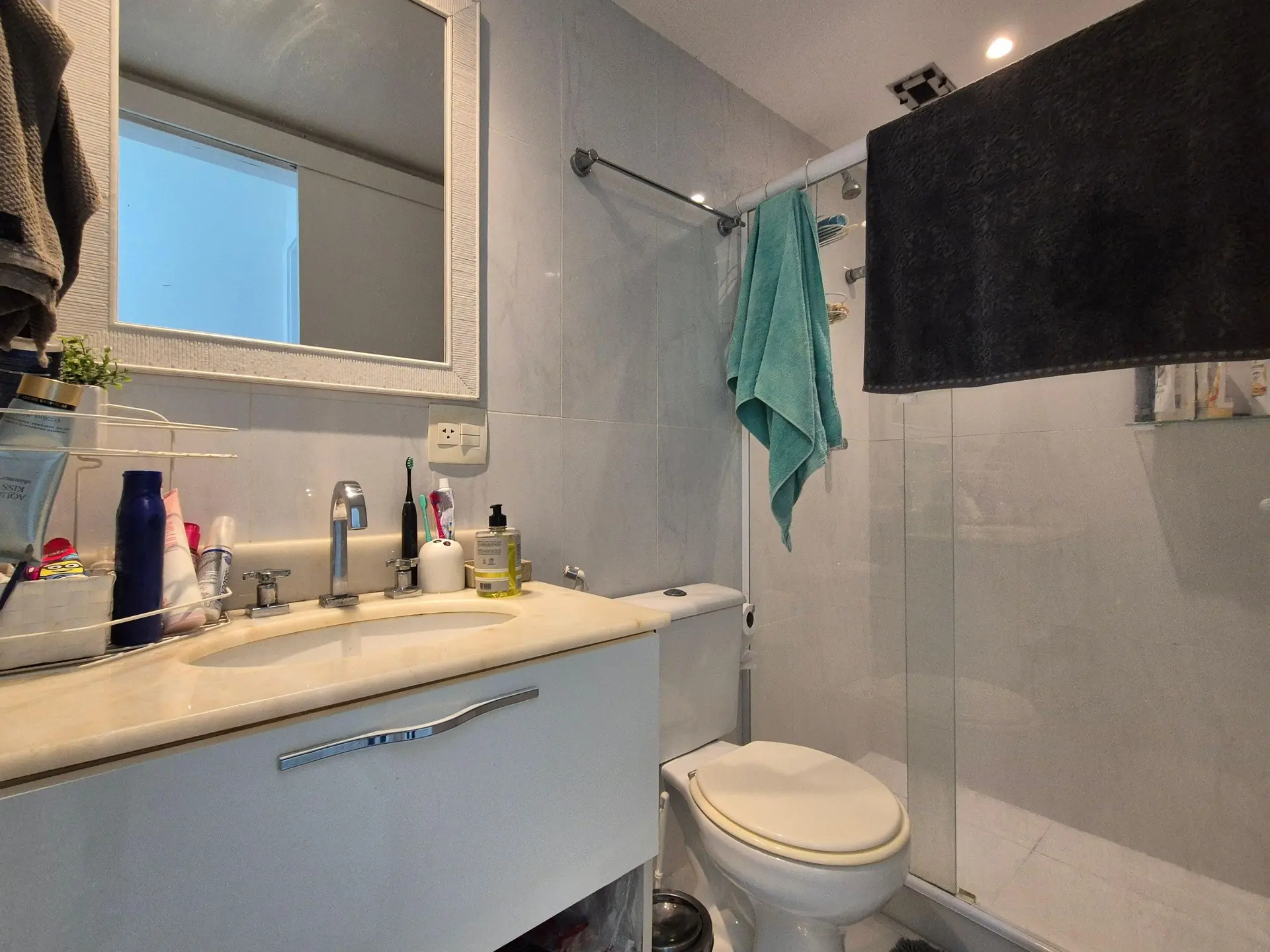 Furnished 2-bedroom apartment with private BBQ — photo 26