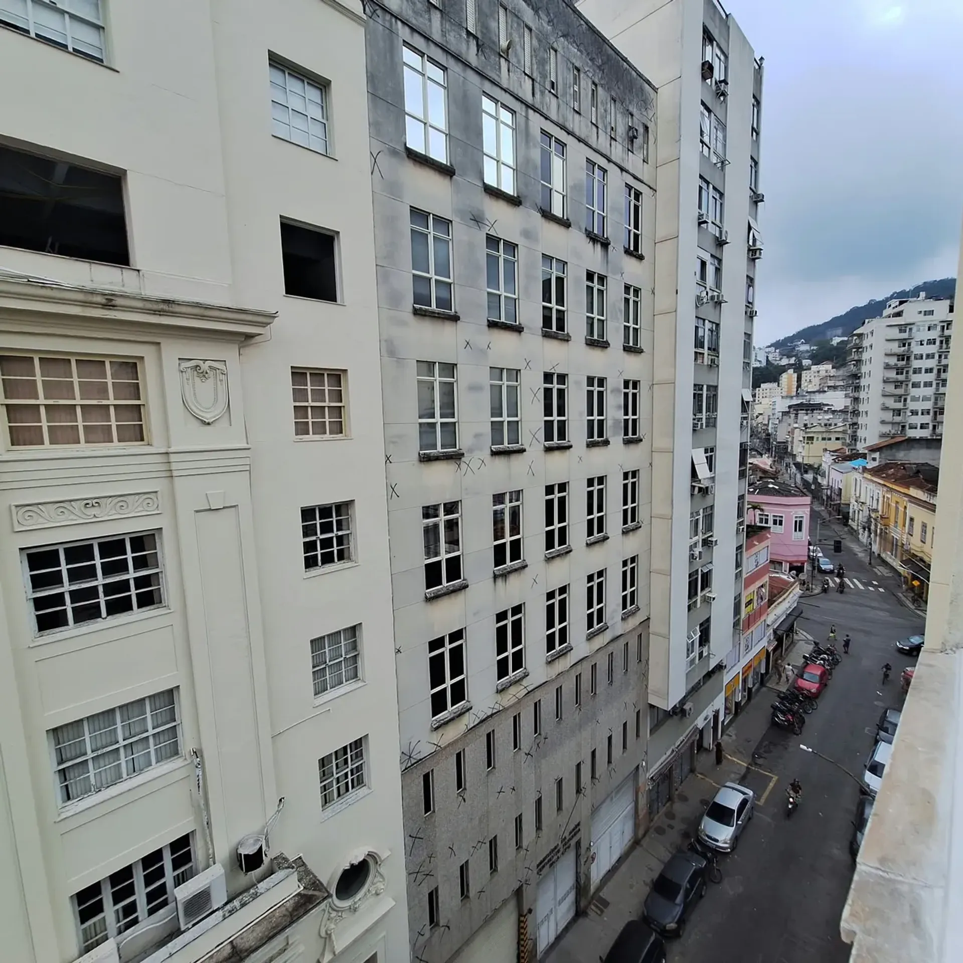 Apartment on the 6th floor with wood or laminate floors — photo 14