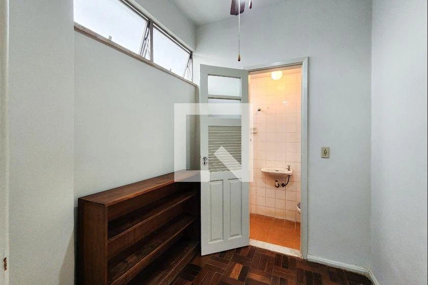 2-bedroom apartment in a building with a pool — photo 39