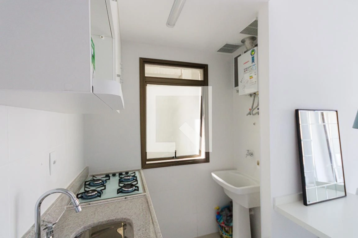 One-bedroom apartment with a mountain view in Rio de Janeiro — photo 35