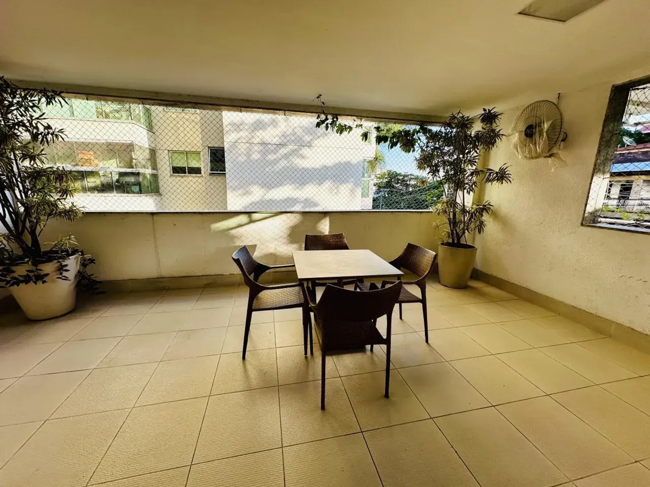 Furnished apartment, 198 m², with floor-to-ceiling windows — photo 42