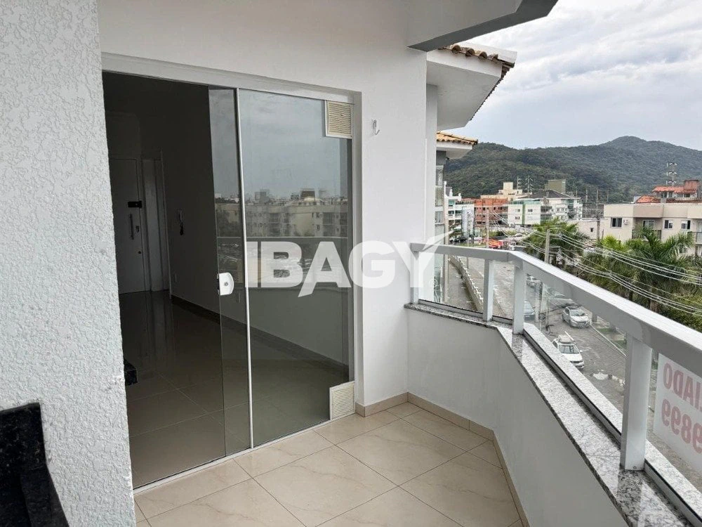 One-bedroom apartment in a building with a pool — photo 6