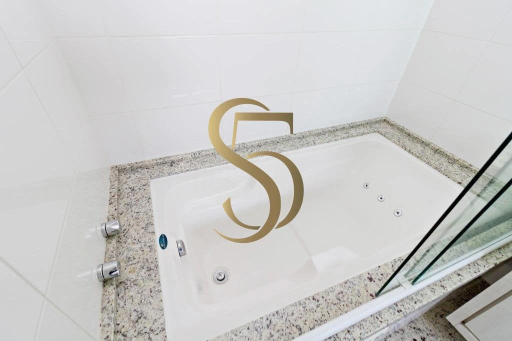 Furnished apartment, 256 m², with a bathtub — photo 13