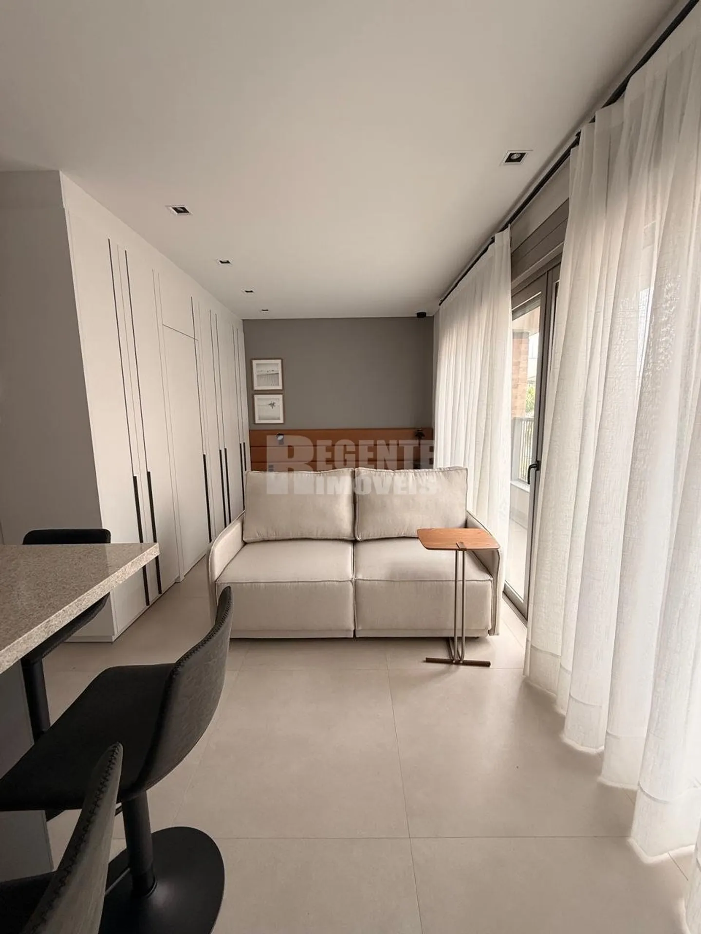 Studio mobiliado de 56 m² com varanda e 1 vaga — photo 3