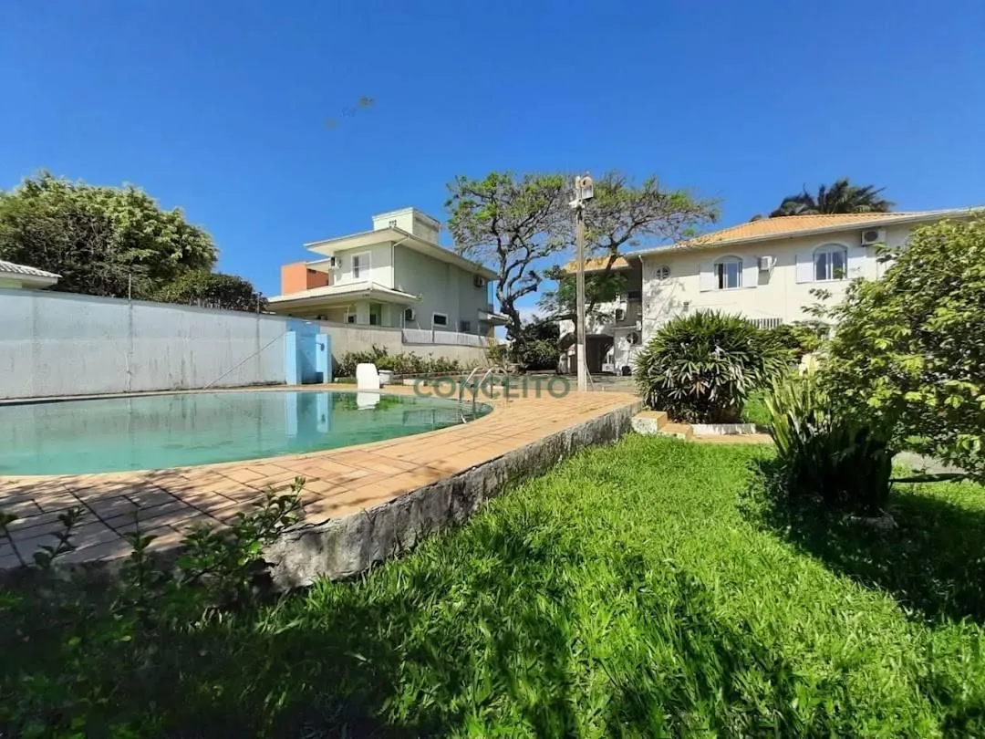 Casa en alquiler con 6 dormitorios y 420 m² — photo 25