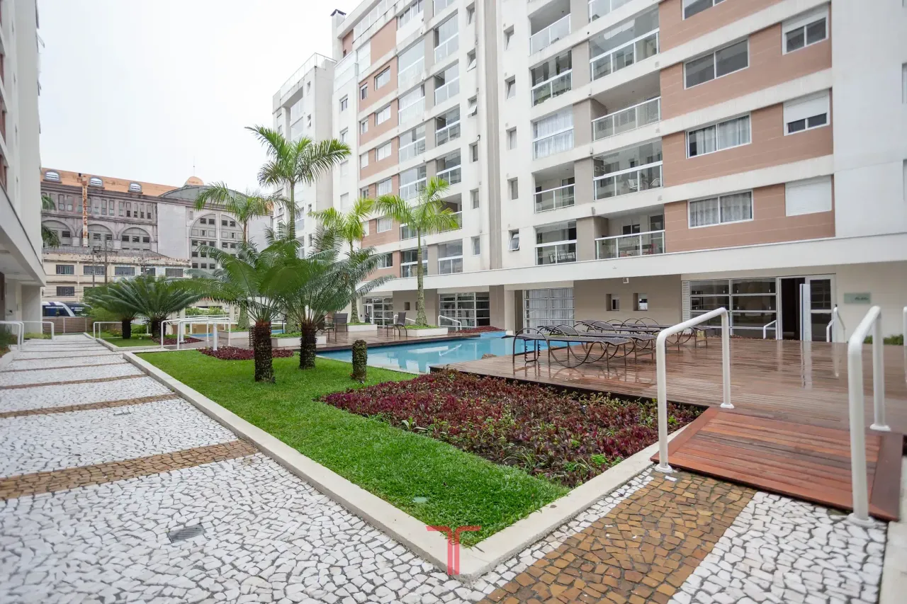 3-bedroom apartment in a building with a pool — photo 9