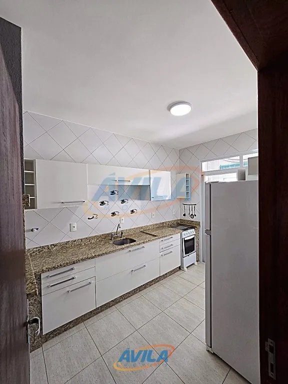 Apartamento mobiliado com 3 quartos e 3 vagas