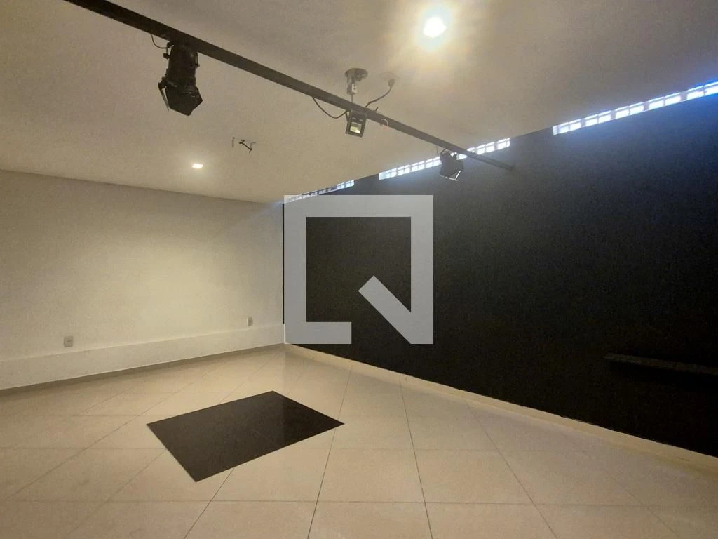 Casa de 4 dormitorios con balcón y 3 plazas de parking — photo 49