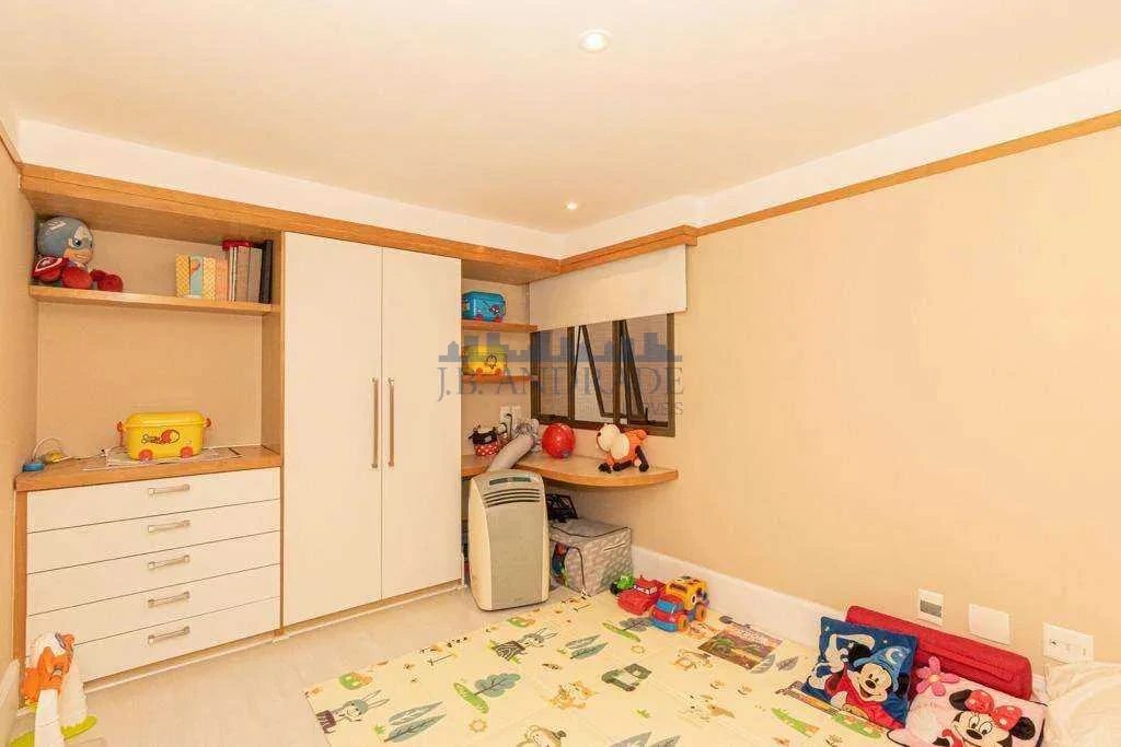 4-bedroom apartment in a building with a sauna — photo 24