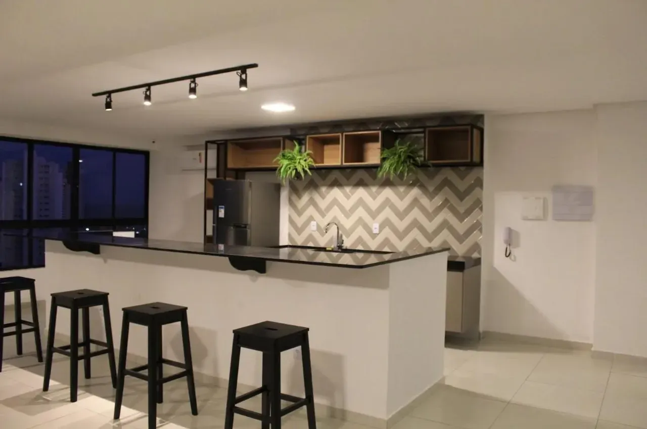 Furnished 1-bedroom apartment with private bathroom — photo 11