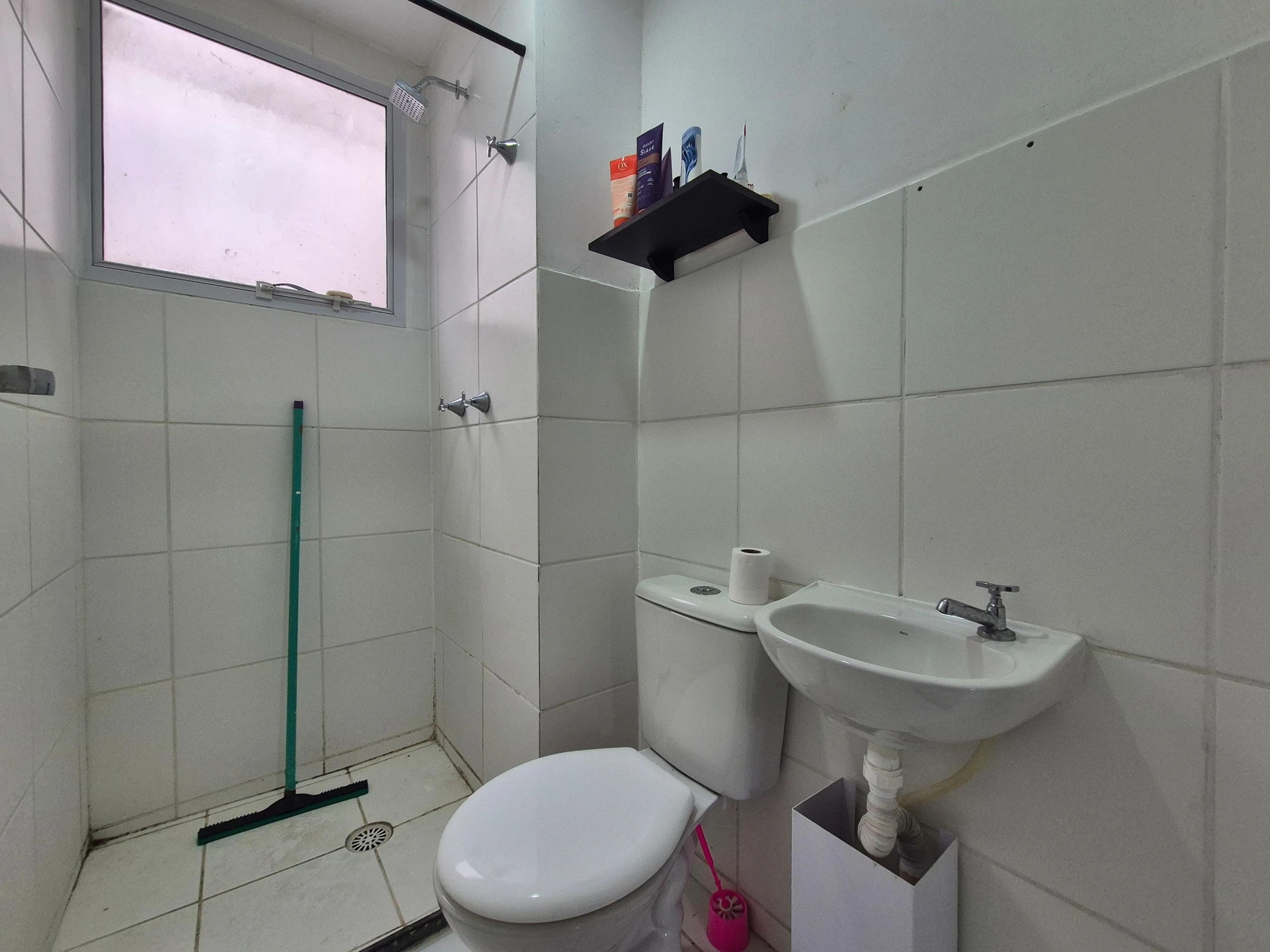 Furnished 2-bedroom apartment with open-plan kitchen — photo 16