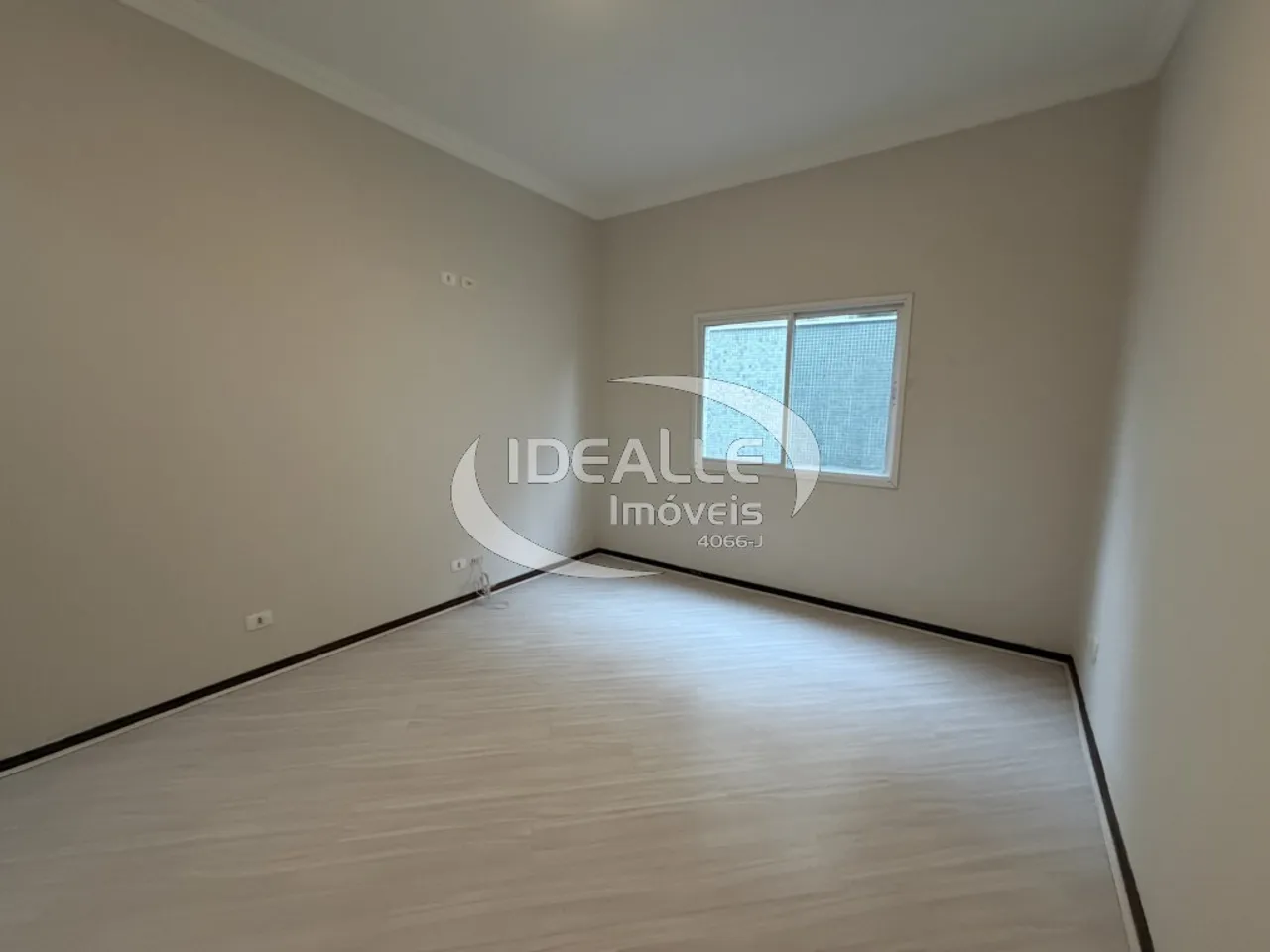 80 m² rental apartment with 2 bedrooms and suite — photo 12
