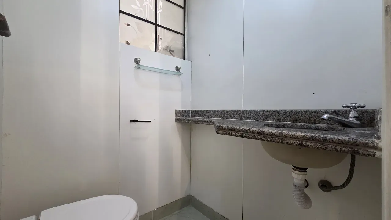 190 m² apartment with 4 bedrooms and 4 bathrooms — photo 35