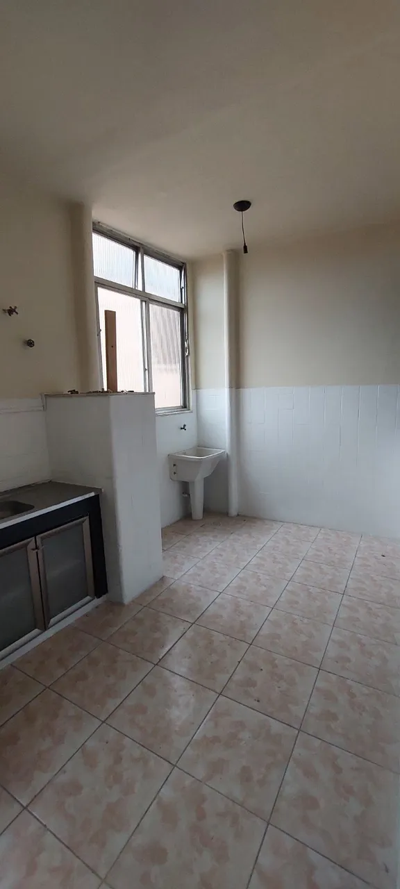 Apartamento con 2 dormitorios y 1 baño con mampara — photo 2