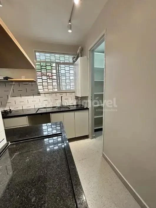 Wood or laminate floors in a 2-bedroom apartment, 70 m² — photo 18