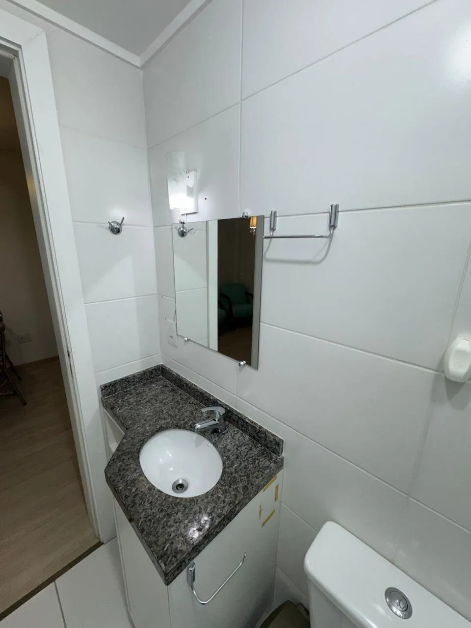 Furnished 1-bedroom apartment with a gas stove — photo 11