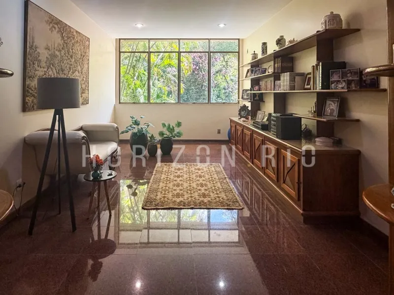 Furnished house, 800 m², with a bathtub — photo 27
