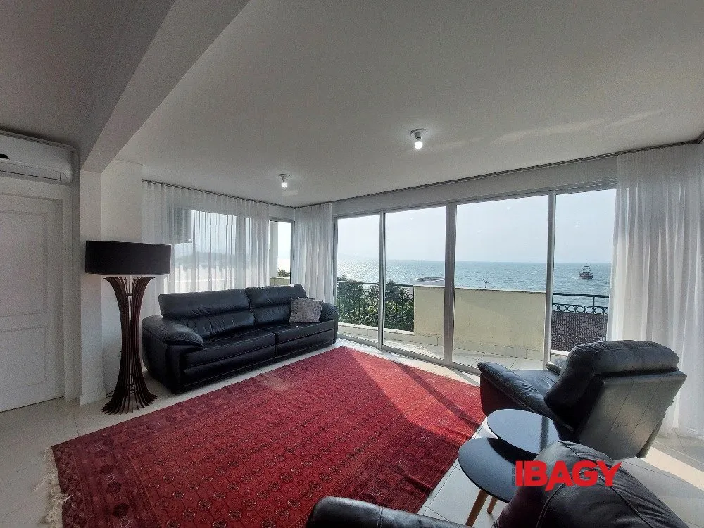 Furnished apartment with 3 en-suite bedrooms — photo 13