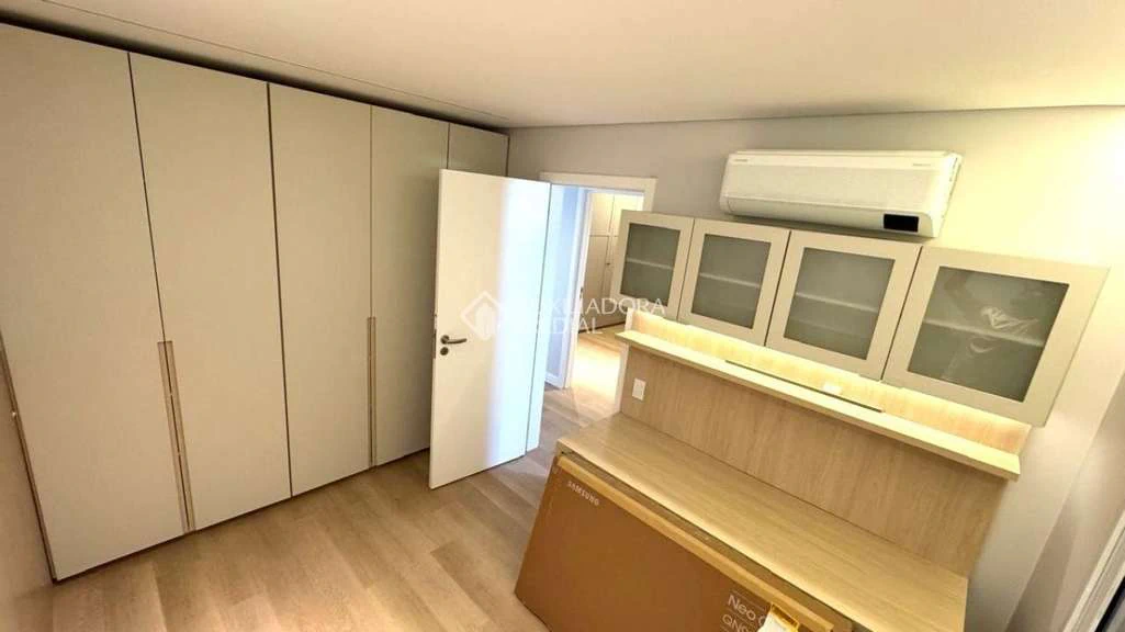 Apartamento de 3 quartos com 1 suíte e 137 m² — photo 2