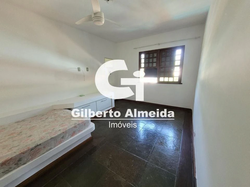 3-bedroom house with a grill on the balcony — photo 16
