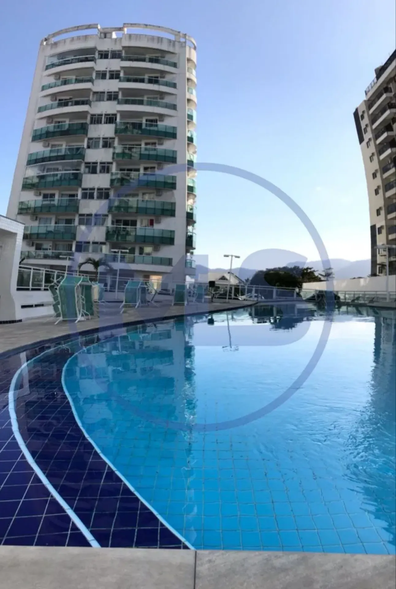 Balcony with a grill in a 3-bedroom apartment, 83 m² — photo 13