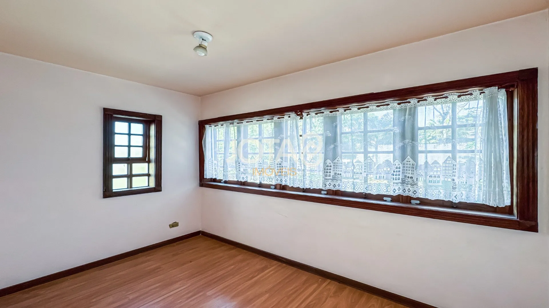 Furnished 532 m² home with yard and private BBQ — photo 28