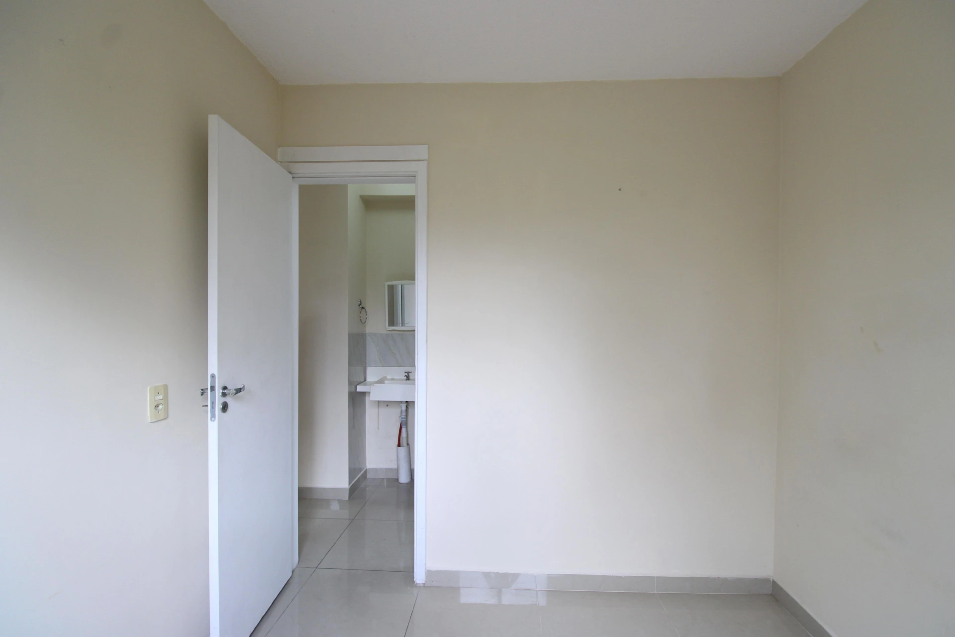 2-bedroom apartment with balcony, well kept and tidy — photo 16