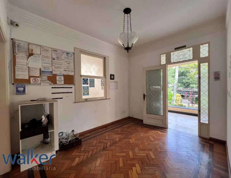 House with 11 bedrooms, 500 m² and 10 parking spots — photo 25