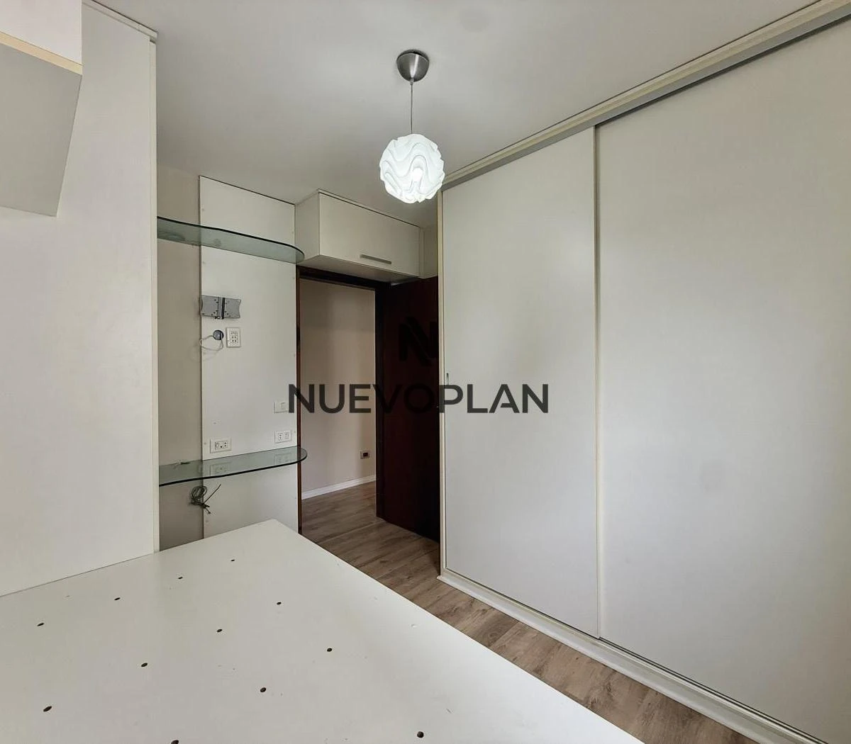 Floor-to-ceiling windows in a 3-bedroom apartment, 77 m² — photo 32
