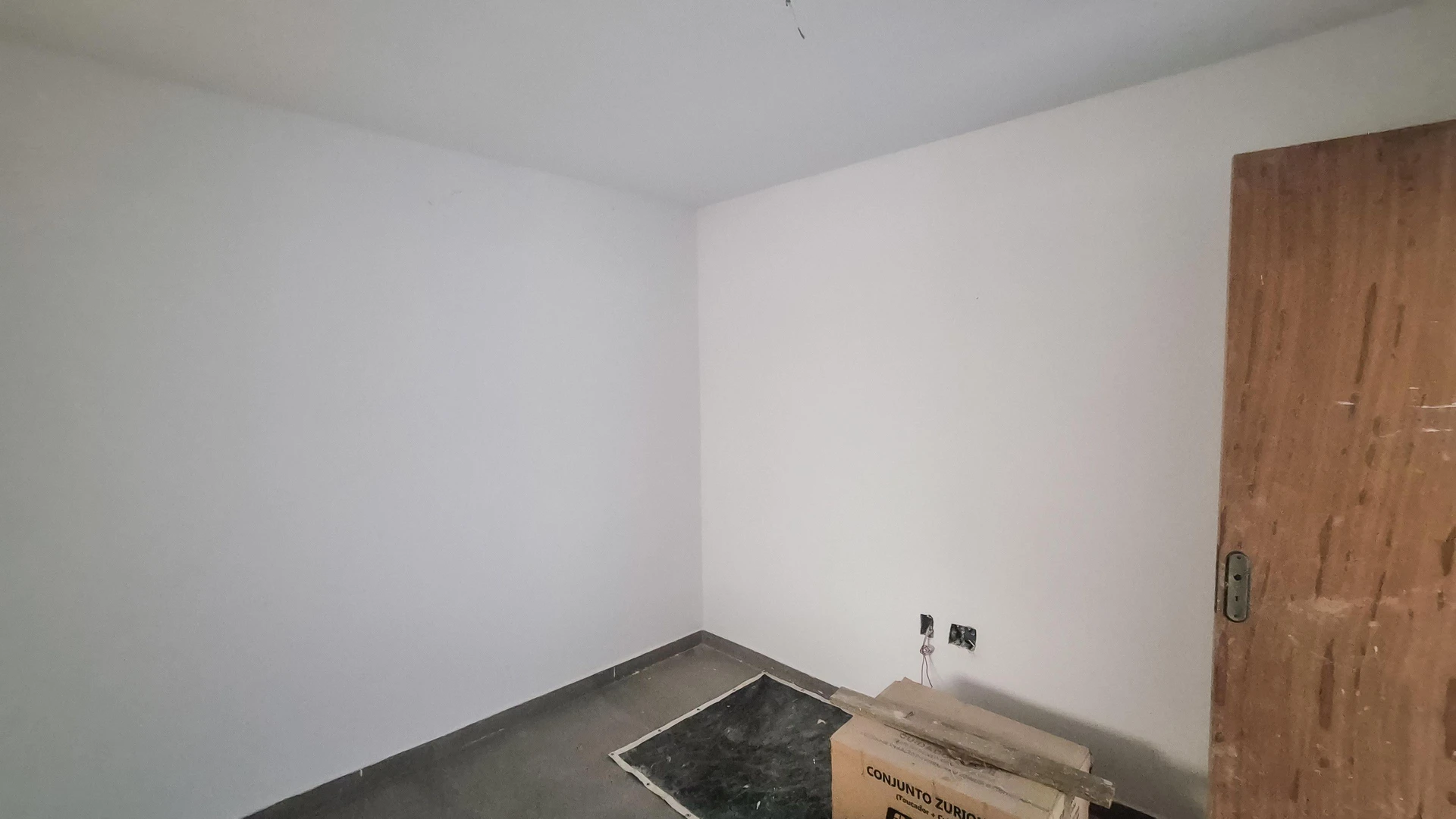 Apartamento com 2 quartos e box de vidro no banheiro — photo 26