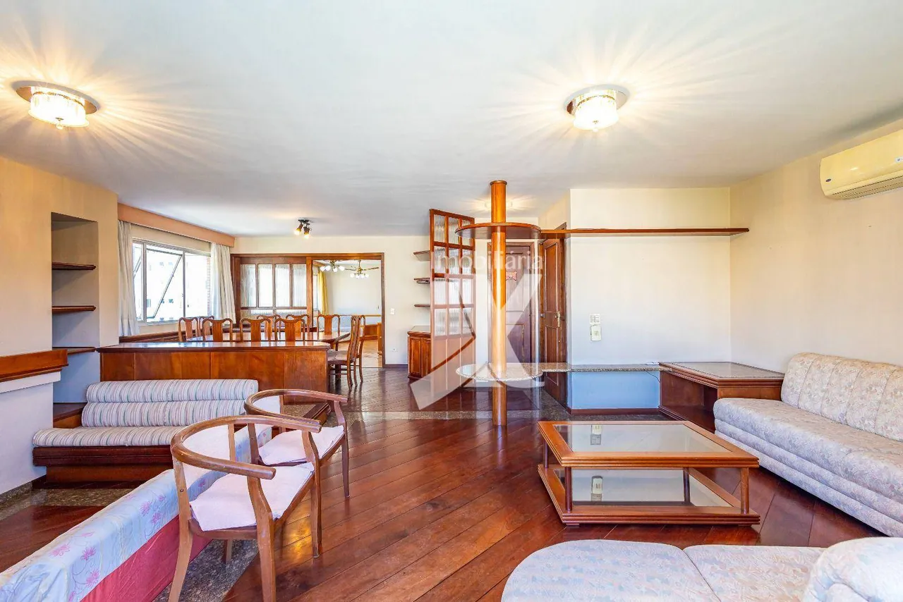 Furnished 3-bedroom apartment with balcony — photo 7