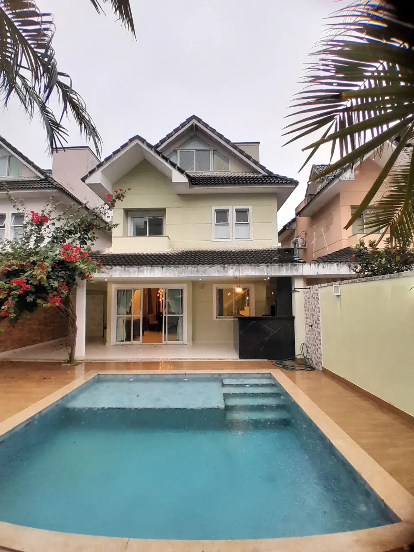 House with 4 en-suite bedrooms and 3 parking spots — photo 15