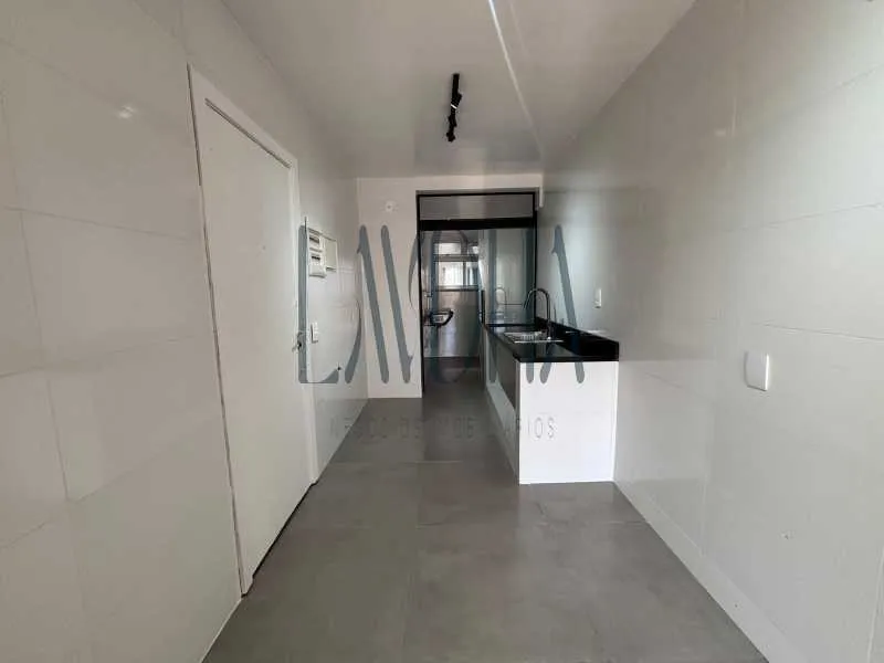 Apartment with 4 bedrooms, 1 en-suite, 138 m² — photo 12