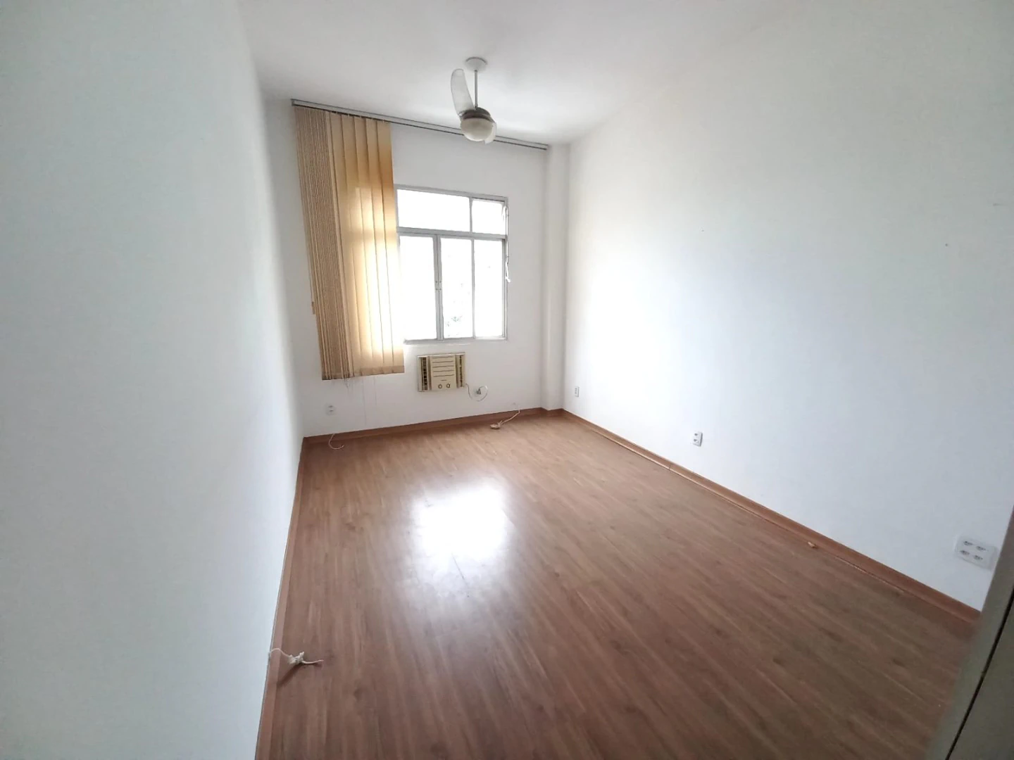 Monoambiente en edificio con gimnasio