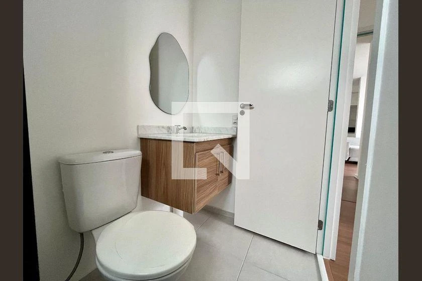 2-bedroom apartment with wood or laminate floors — photo 23